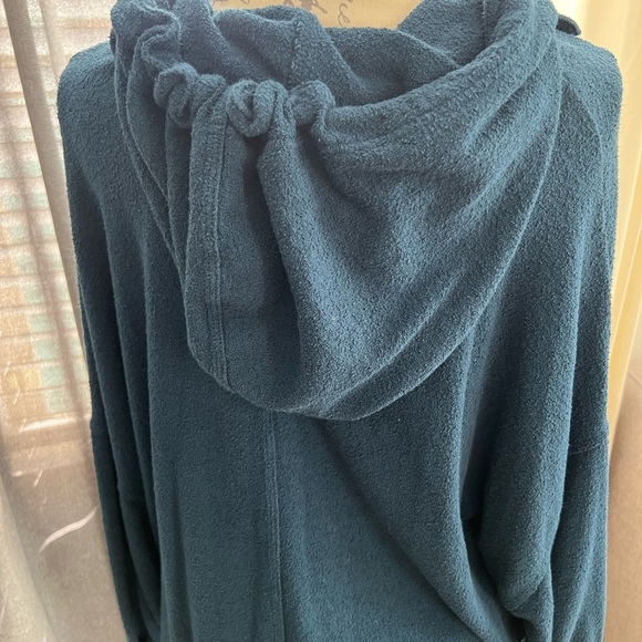 Free People Beach Women's Navy Blue oversized Henley sweatshirt pullover - Picture 8 of 12